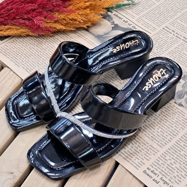 دمپایی پاشنه دار نگینی