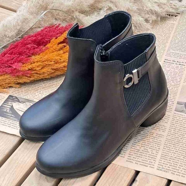 نیم بوت افسانه