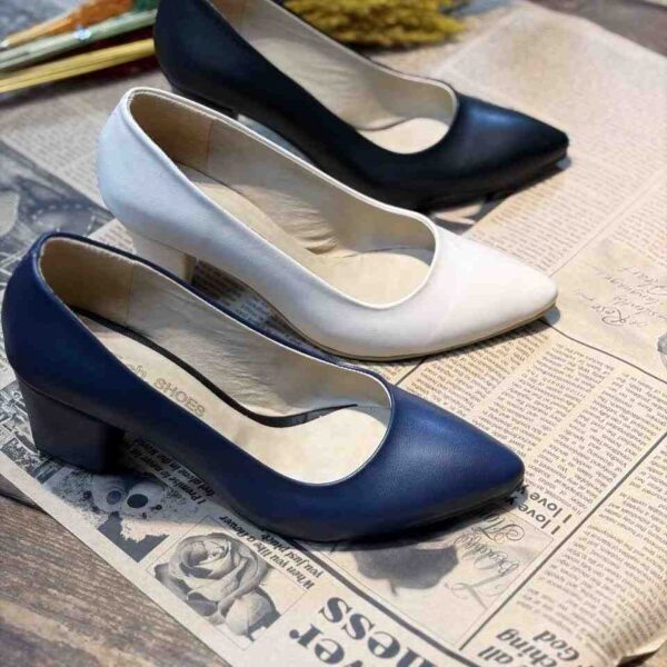 کفش زنانه پاشنه‌دار ساده